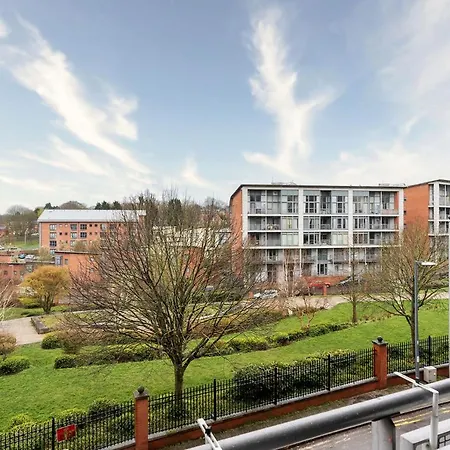 Getaway, 2-bed Flat, Balcony, With Parking Apartment *