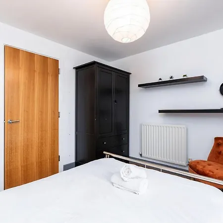 Getaway, 2-bed Flat, Balcony, With Parking * Birmingham