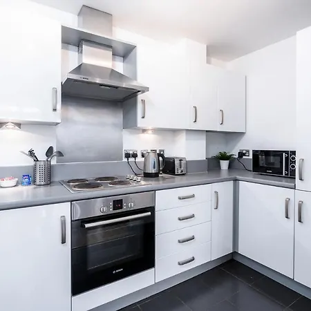 Apartman Getaway, 2-bed Flat, Balcony, With Parking