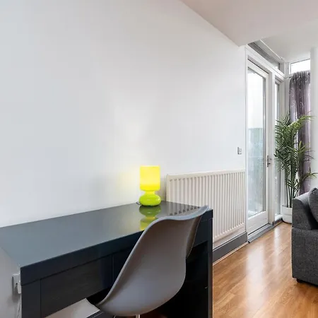 Getaway, 2-bed Flat, Balcony, With Parking Birmingham
