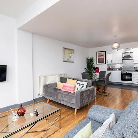 Getaway, 2-bed Flat, Balcony, With Parking * Birmingham