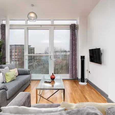 Apartman Getaway, 2-bed Flat, Balcony, With Parking *